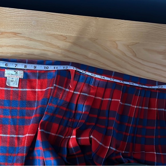 Beautiful Vintage Kilt, Tartan, size 12, 41” long - Picture 10 of 11